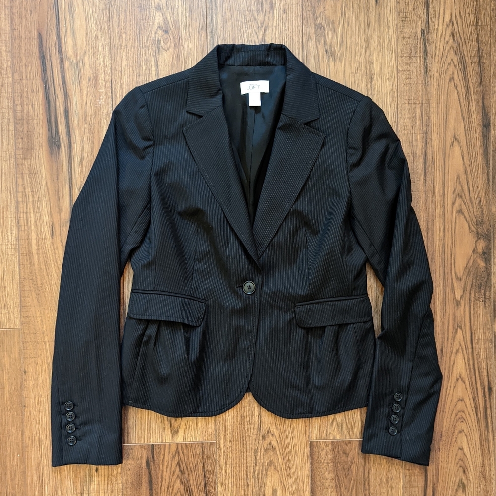 🔥Ann Taylor LOFT Navy Blazer - Picture 2 of 11
